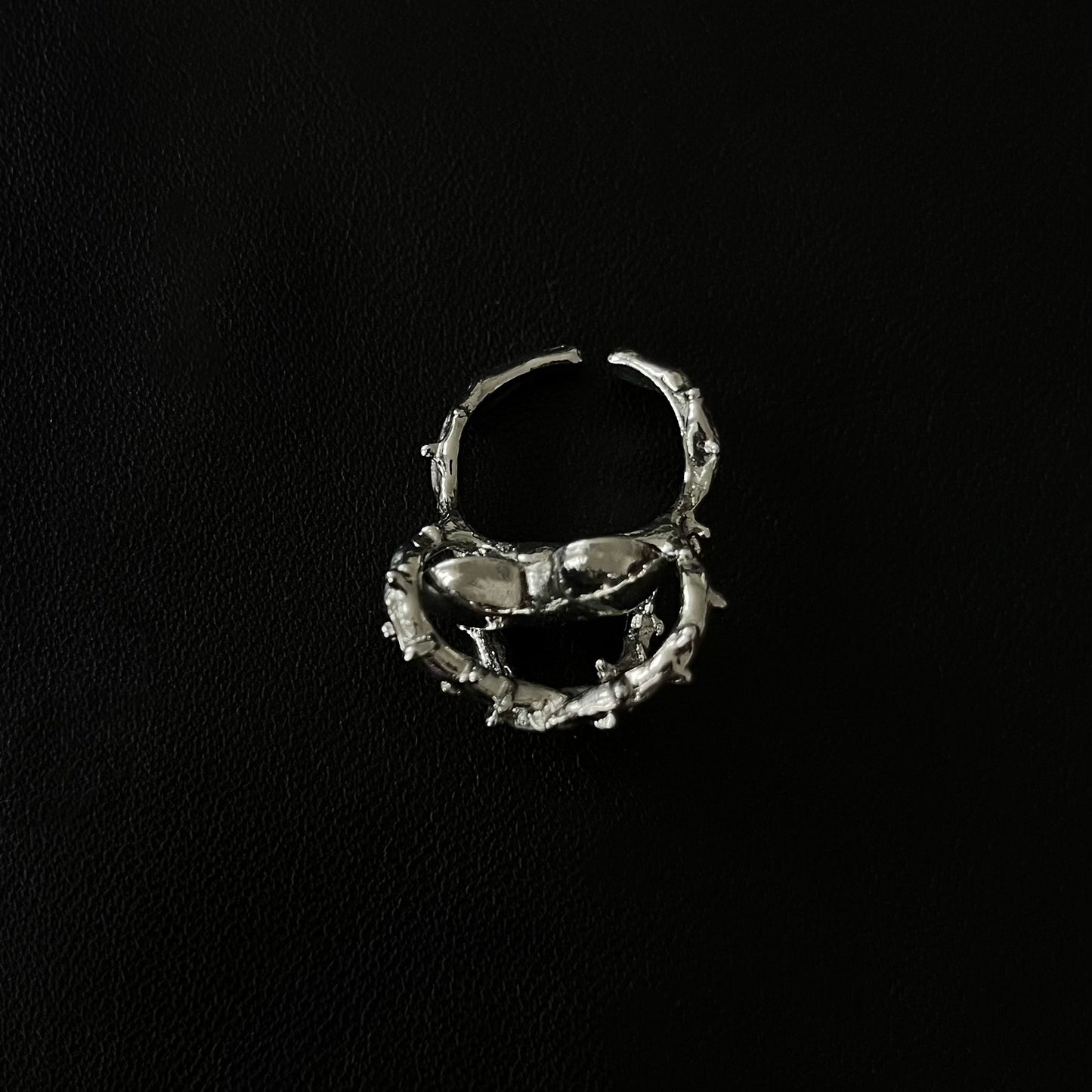 Thornheart Silver Ring