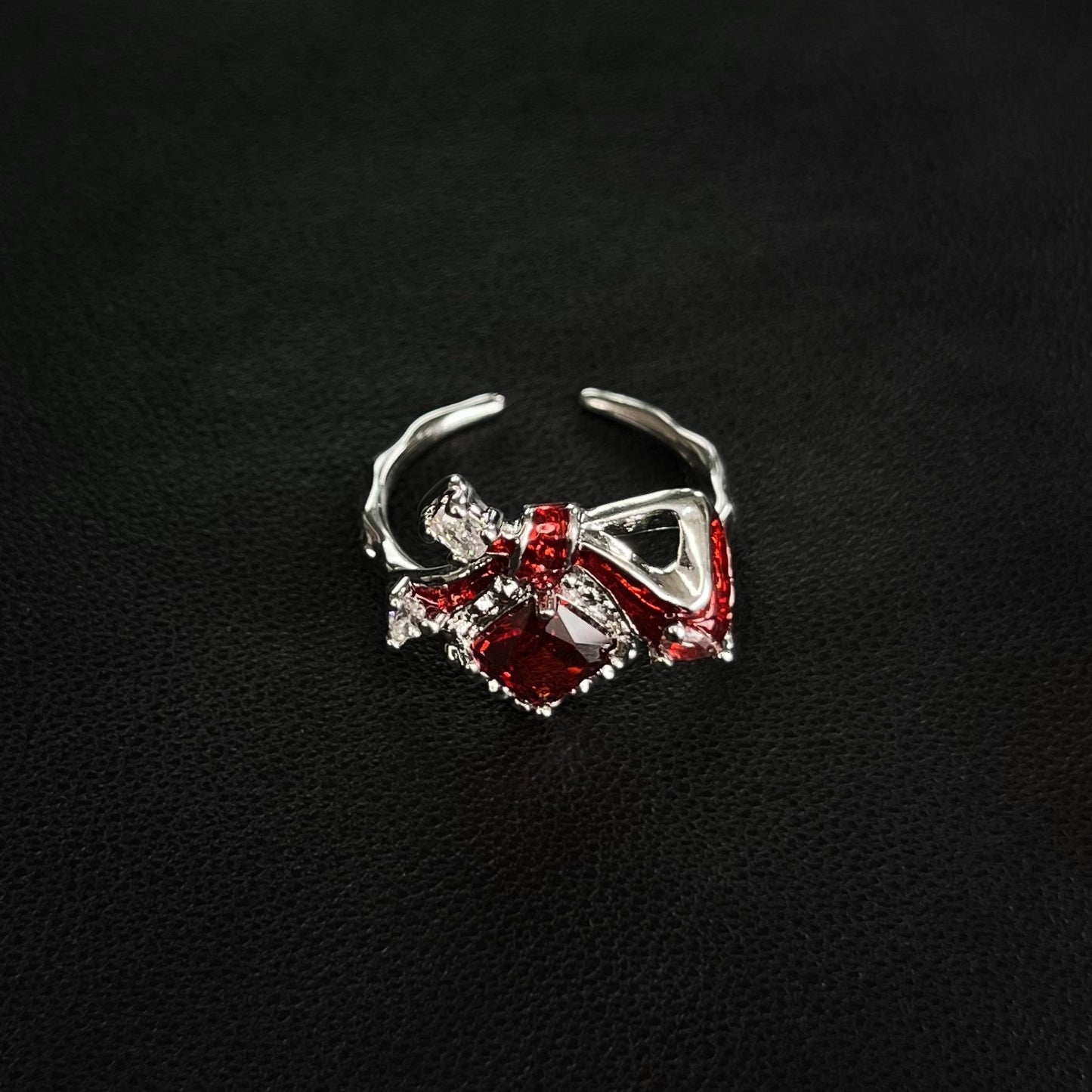 Gleam Bow Glaze Dripping Ring