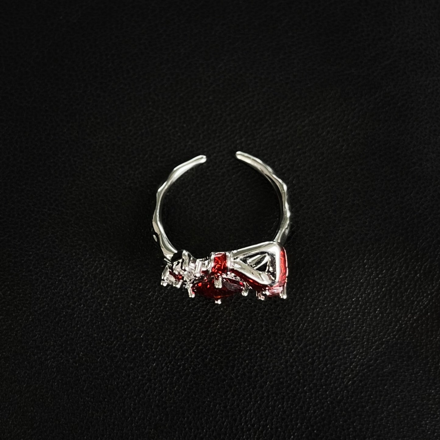 Gleam Bow Glaze Dripping Ring