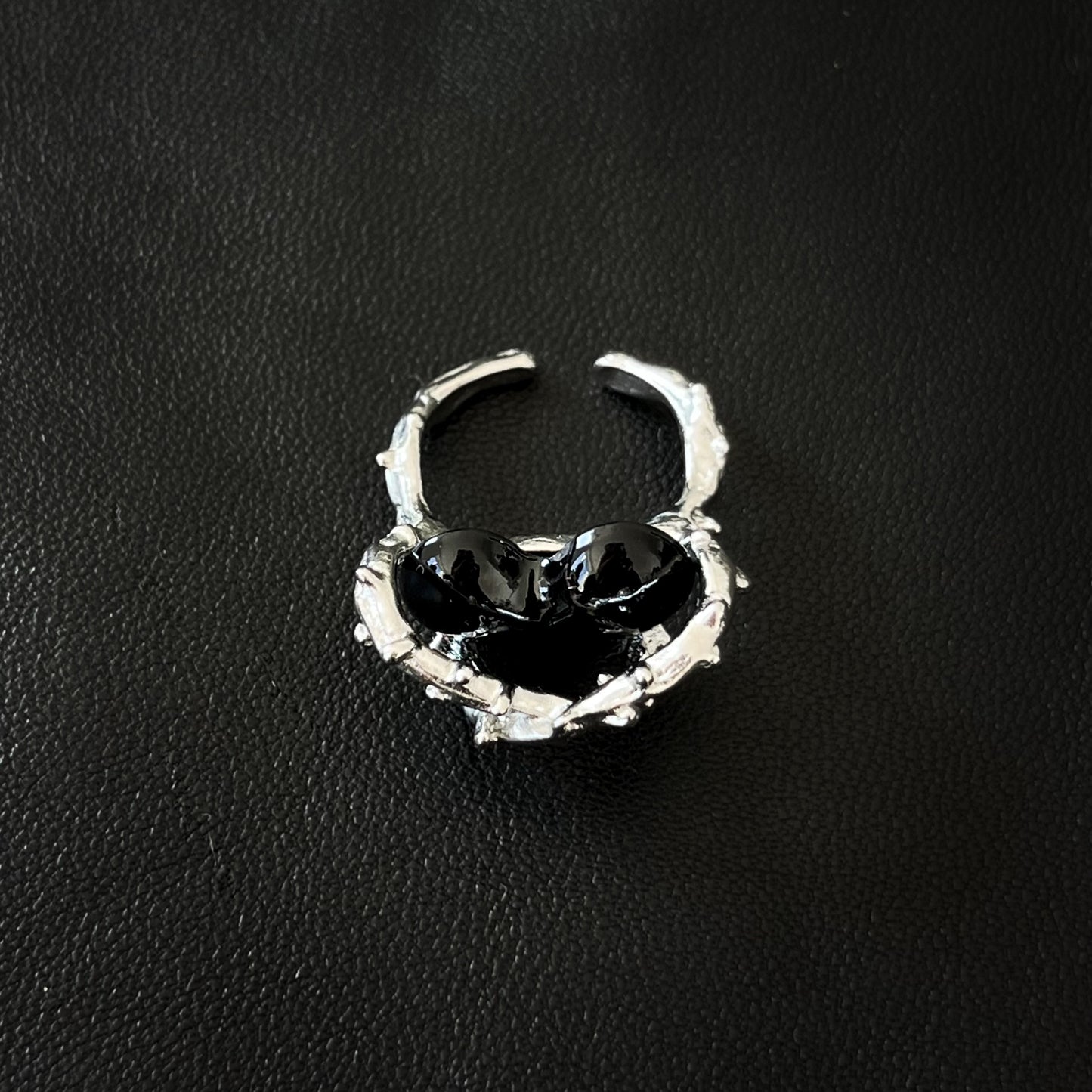 Blackthorn Heart Ring