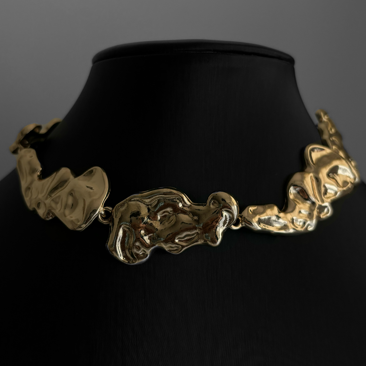 The Golden Legend Choker