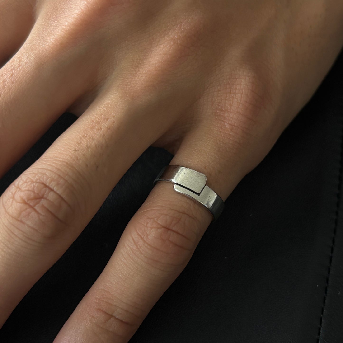 Geo Clasp Silver Ring
