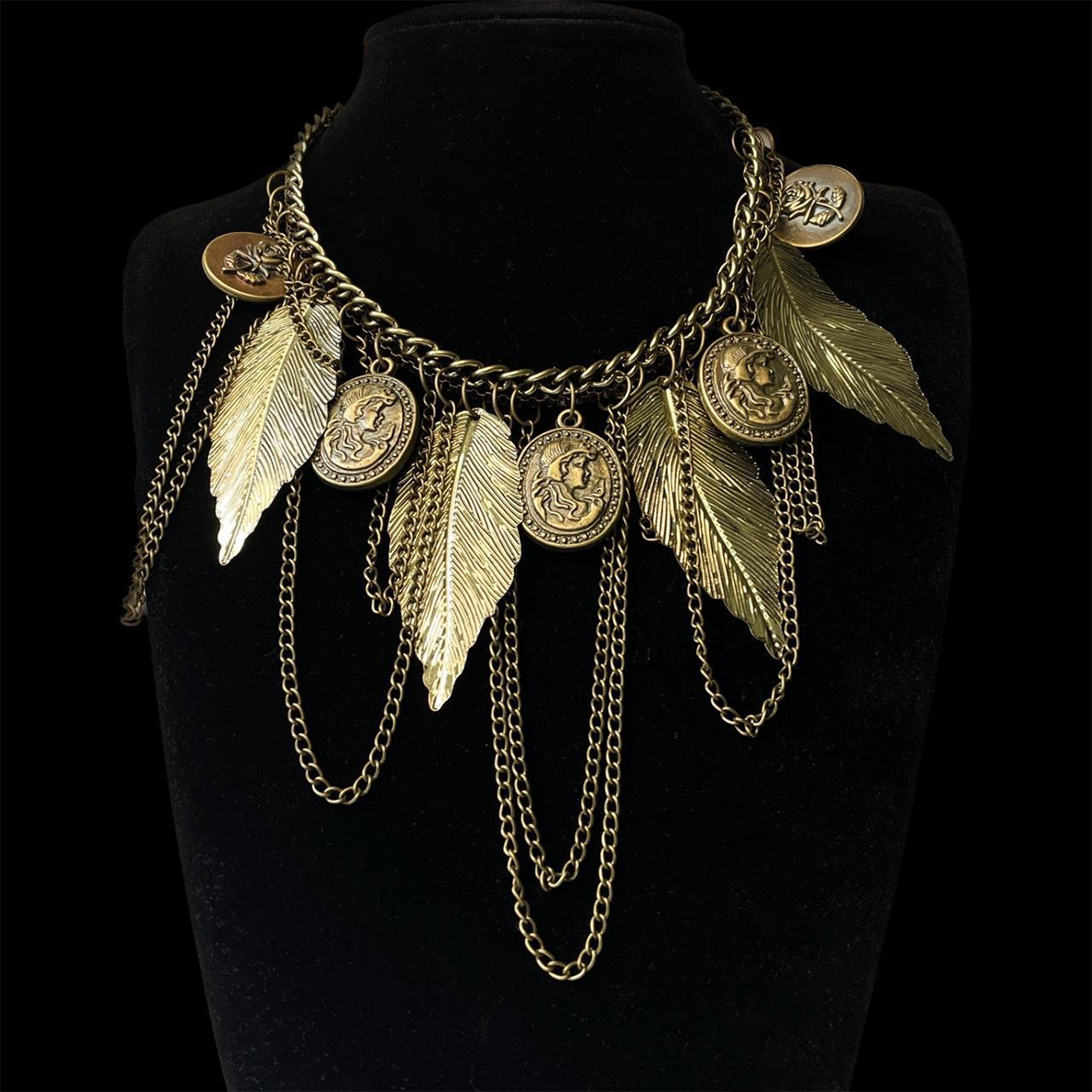Oldmoney Golden Coin and Leafs Necklace
