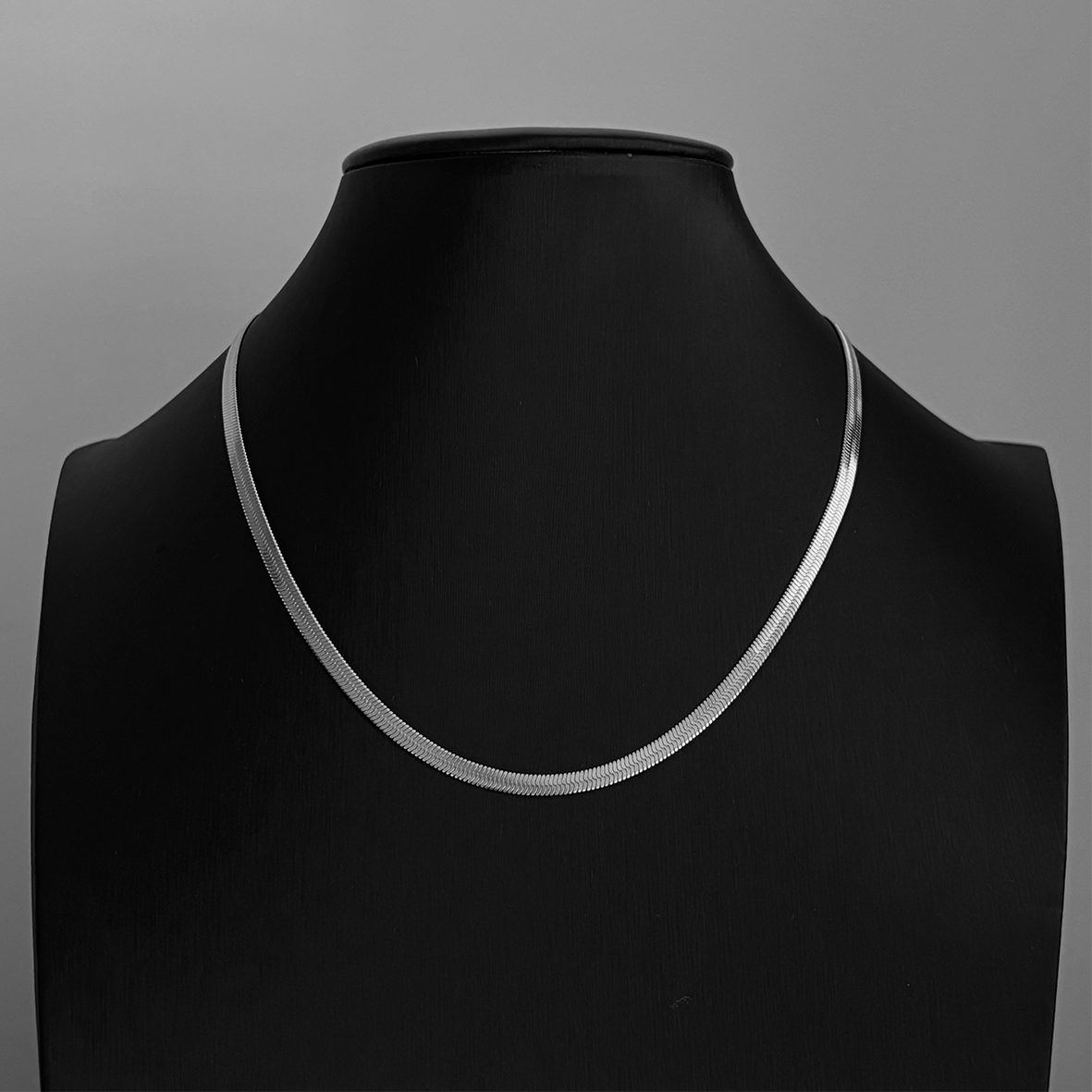 Modern Minimalist Chain